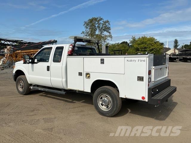 Ford F-250 Pick-upy / Pojazdy z otwieranymi burtami