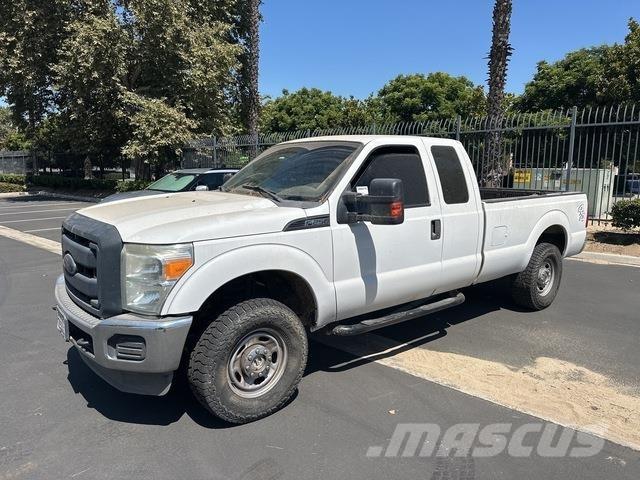 Ford F-250 Pick-upy / Pojazdy z otwieranymi burtami