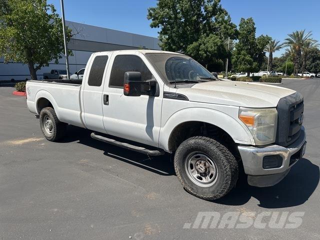 Ford F-250 Pick-upy / Pojazdy z otwieranymi burtami