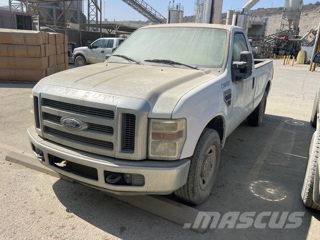Ford F-250 Pick-upy / Pojazdy z otwieranymi burtami