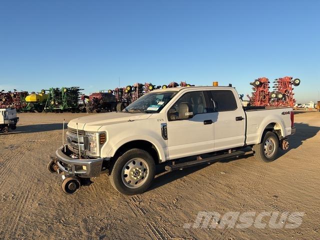 Ford F-250 Pick-upy / Pojazdy z otwieranymi burtami