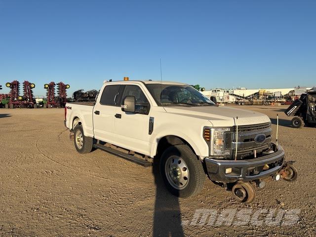 Ford F-250 Pick-upy / Pojazdy z otwieranymi burtami
