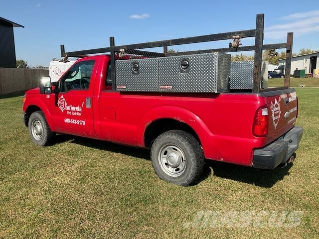 Ford F-250 Pick-upy / Pojazdy z otwieranymi burtami