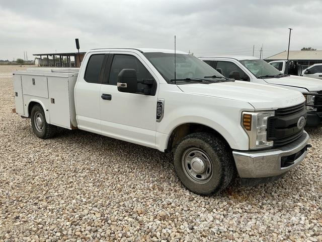Ford F-250 Pick-upy / Pojazdy z otwieranymi burtami