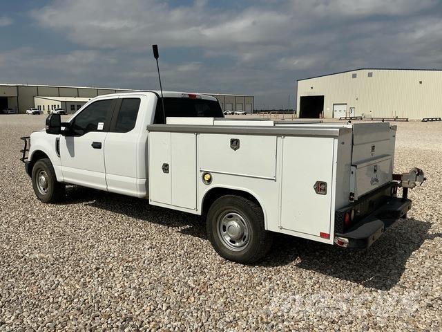 Ford F-250 Pick-upy / Pojazdy z otwieranymi burtami