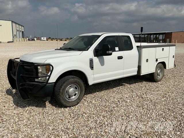 Ford F-250 Pick-upy / Pojazdy z otwieranymi burtami