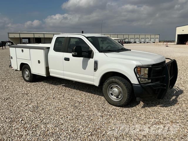 Ford F-250 Pick-upy / Pojazdy z otwieranymi burtami