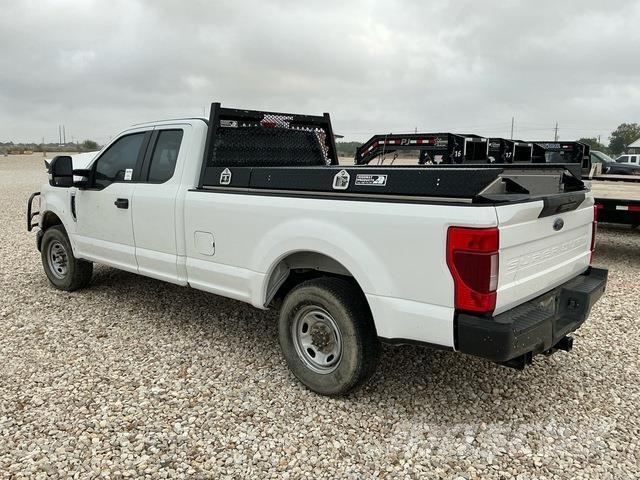 Ford F-250 Pick-upy / Pojazdy z otwieranymi burtami