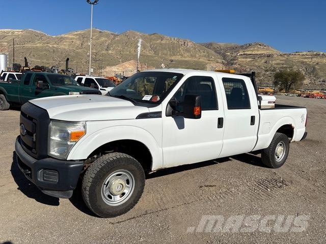 Ford F-250 Pick-upy / Pojazdy z otwieranymi burtami
