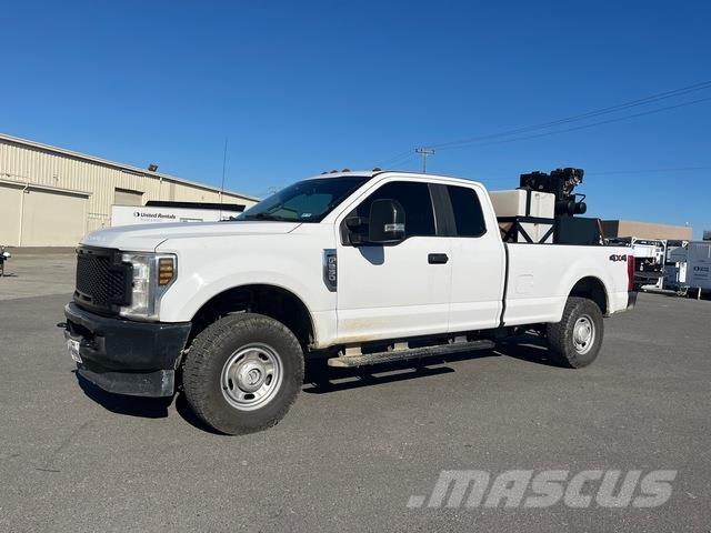 Ford F-250 Pick-upy / Pojazdy z otwieranymi burtami