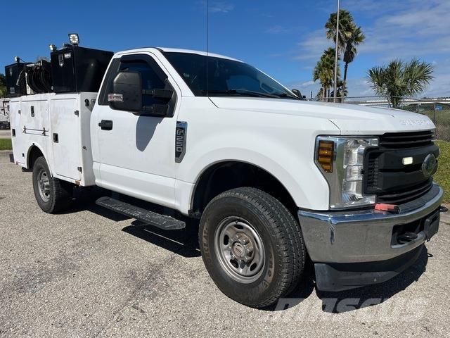 Ford F-250 Pojazdy komunalne