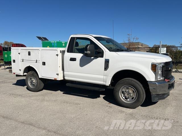 Ford F-250 Pick-upy / Pojazdy z otwieranymi burtami