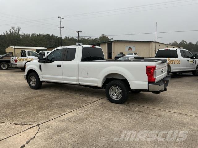 Ford F-250 Pick-upy / Pojazdy z otwieranymi burtami