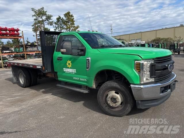 Ford F-350 Ciężarówki typu Platforma / Skrzynia