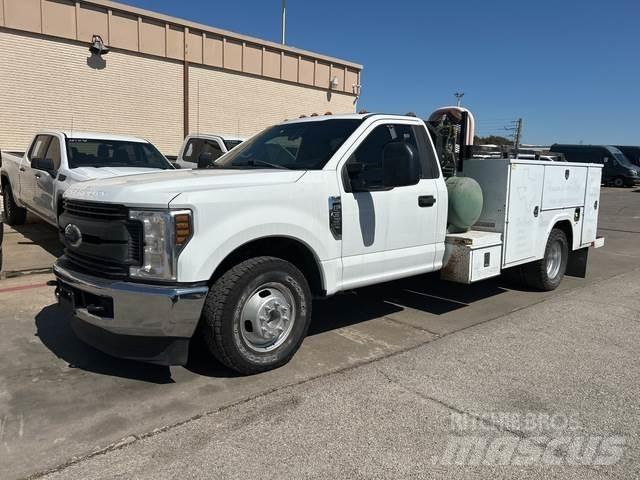 Ford F-350 Pick-upy / Pojazdy z otwieranymi burtami