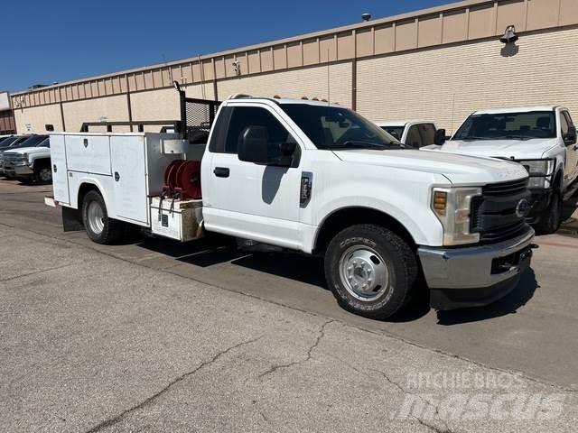 Ford F-350 Pick-upy / Pojazdy z otwieranymi burtami