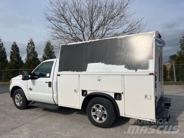 Ford F-350 Pick-upy / Pojazdy z otwieranymi burtami