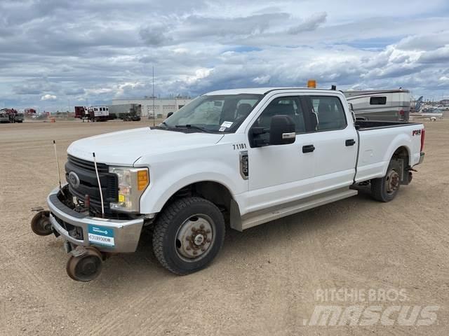 Ford F-350 Inne
