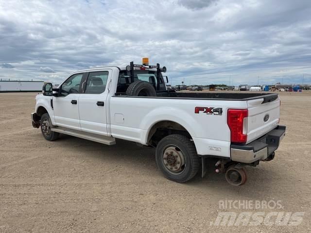 Ford F-350 Inne