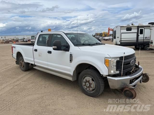 Ford F-350 Inne