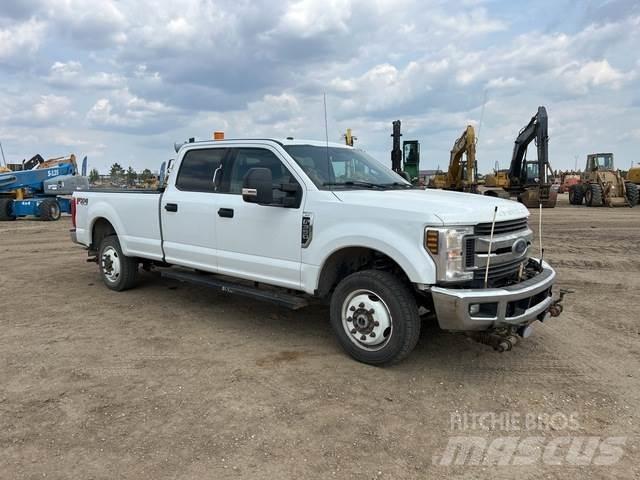 Ford F-350 Inne