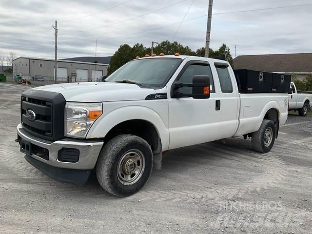 Ford F-350 Inne