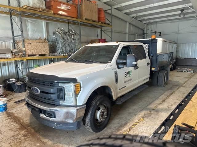Ford F-350 Ciężarówki typu Platforma / Skrzynia