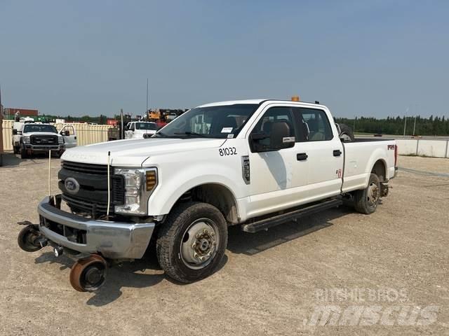 Ford F-350 Inne