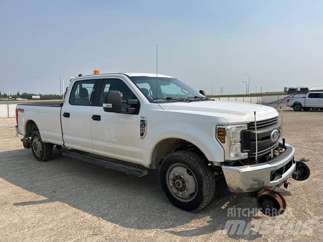 Ford F-350 Inne