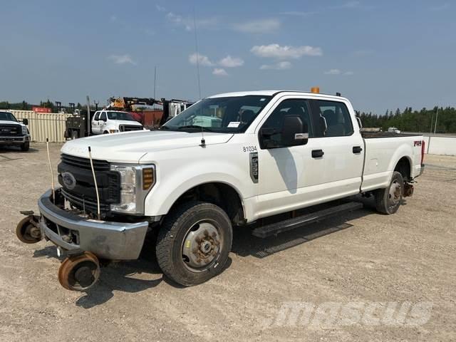 Ford F-350 Inne