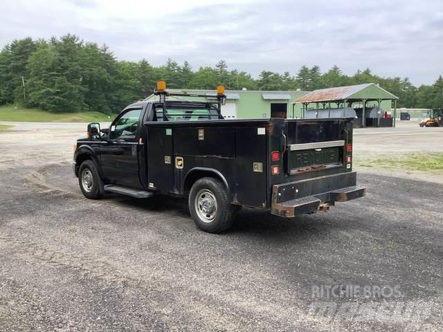 Ford F-350 Pick-upy / Pojazdy z otwieranymi burtami