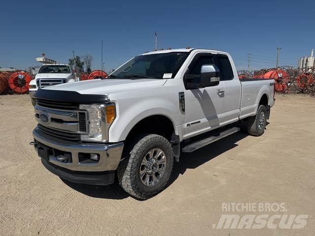 Ford F-350 Inne