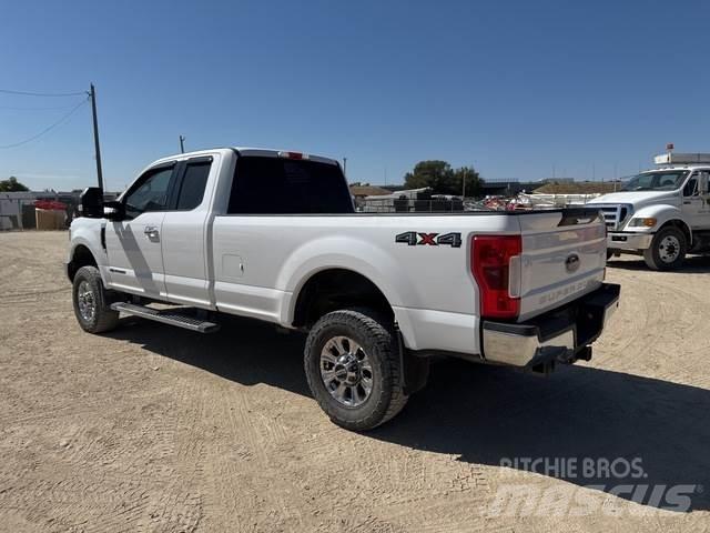 Ford F-350 Inne