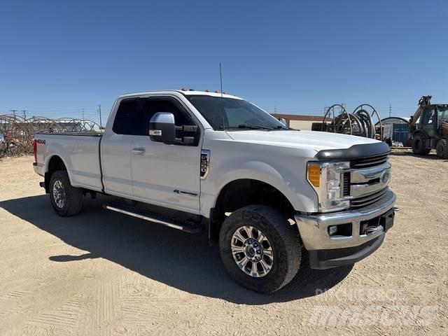 Ford F-350 Inne