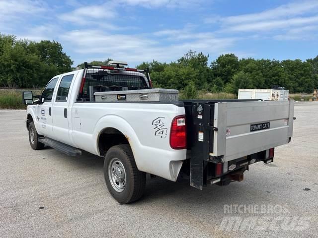 Ford F-350 Inne