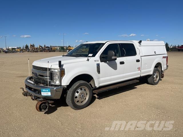 Ford F-350 Pick-upy / Pojazdy z otwieranymi burtami