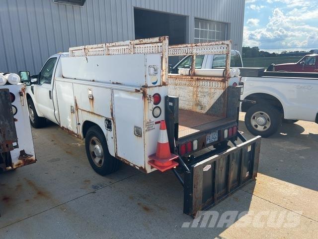 Ford F-350 Pick-upy / Pojazdy z otwieranymi burtami