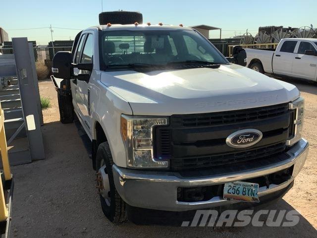 Ford F-350 Ciężarówki typu Platforma / Skrzynia
