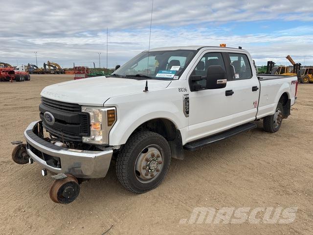 Ford F-350 Pick-upy / Pojazdy z otwieranymi burtami