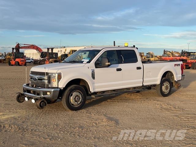 Ford F-350 Pick-upy / Pojazdy z otwieranymi burtami