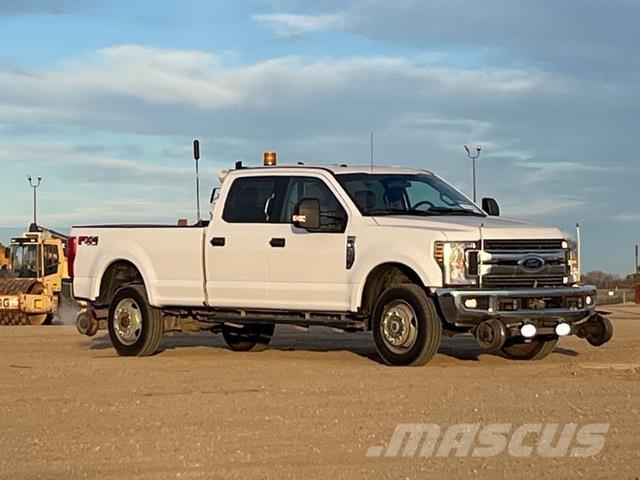 Ford F-350 Pick-upy / Pojazdy z otwieranymi burtami