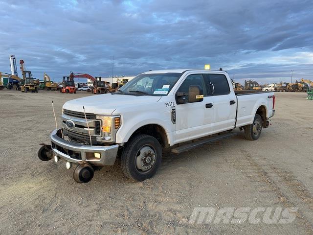Ford F-350 Pick-upy / Pojazdy z otwieranymi burtami