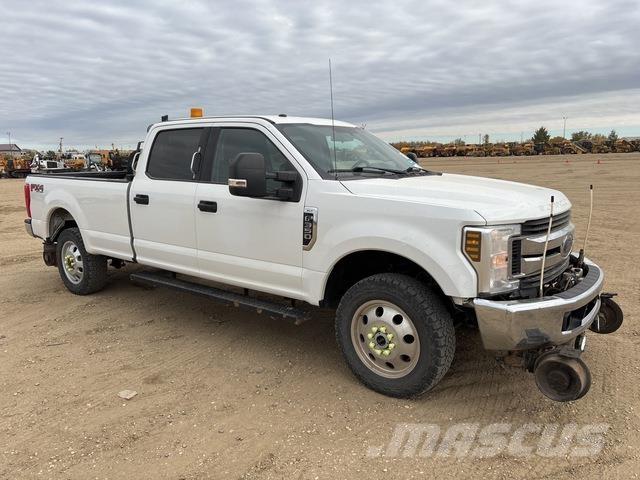 Ford F-350 Pick-upy / Pojazdy z otwieranymi burtami