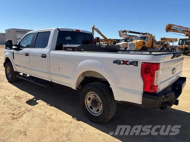 Ford F-350 Pick-upy / Pojazdy z otwieranymi burtami