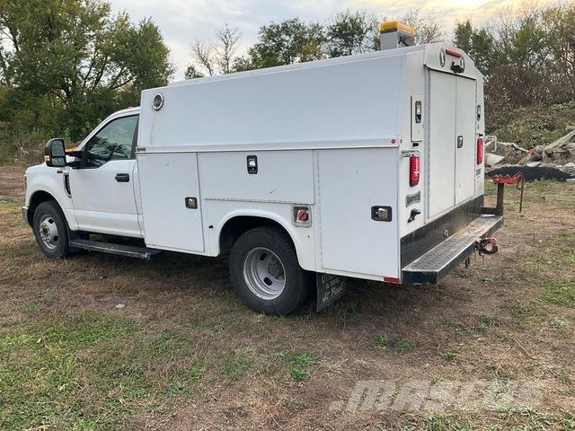 Ford F-350 Pick-upy / Pojazdy z otwieranymi burtami