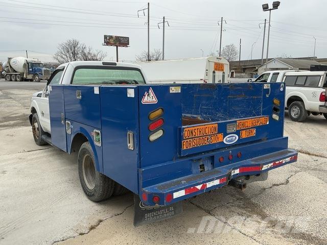 Ford F-350 Pick-upy / Pojazdy z otwieranymi burtami