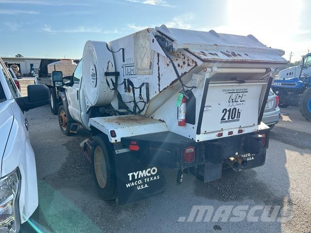 Ford F-450 Zamiatarki