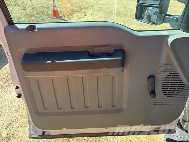 Ford F-450 Pick-upy / Pojazdy z otwieranymi burtami