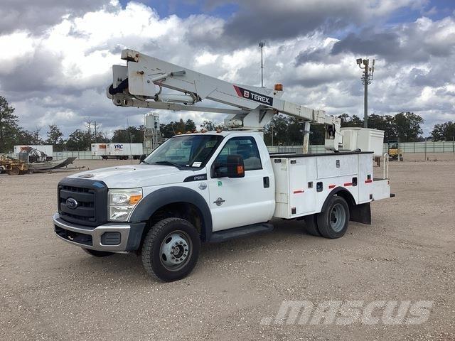 Ford F-550 Podnośniki koszowe