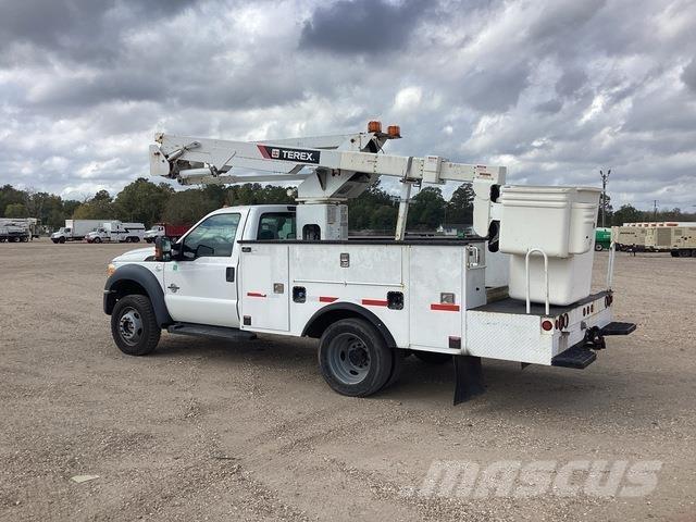 Ford F-550 Podnośniki koszowe